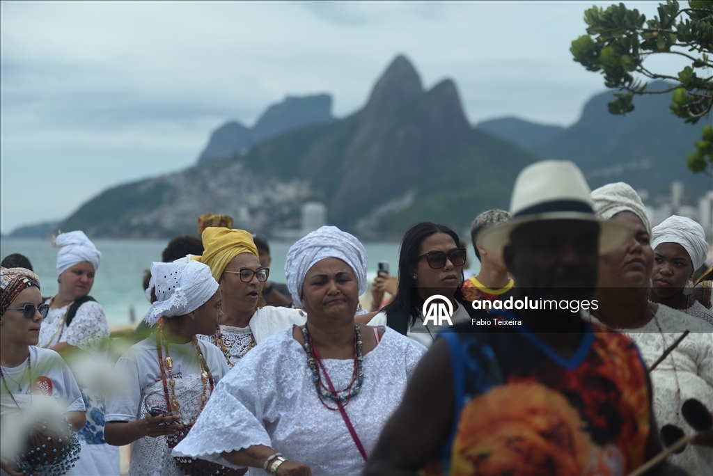 В Бразилии прошел традиционный фестиваль в знак почитания богини моря Леманжи