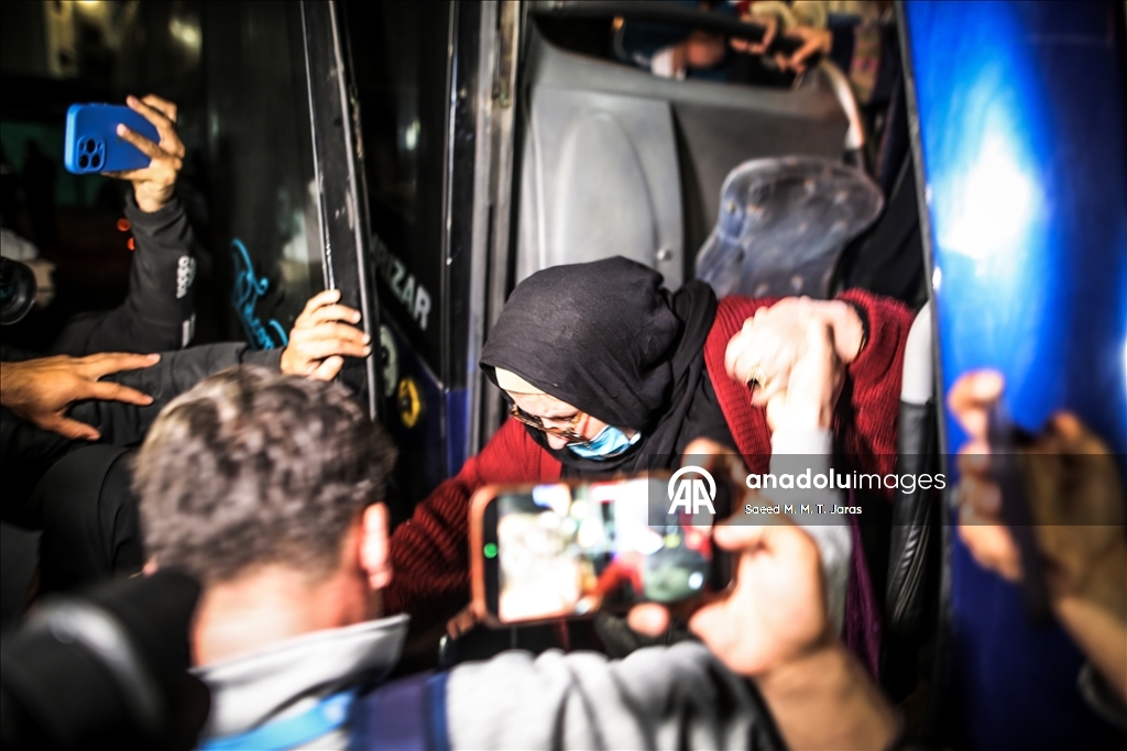 12 палестинцев, вернувшихся в сектор Газа через КПП «Рафах», доставлены в больницу «Насер»