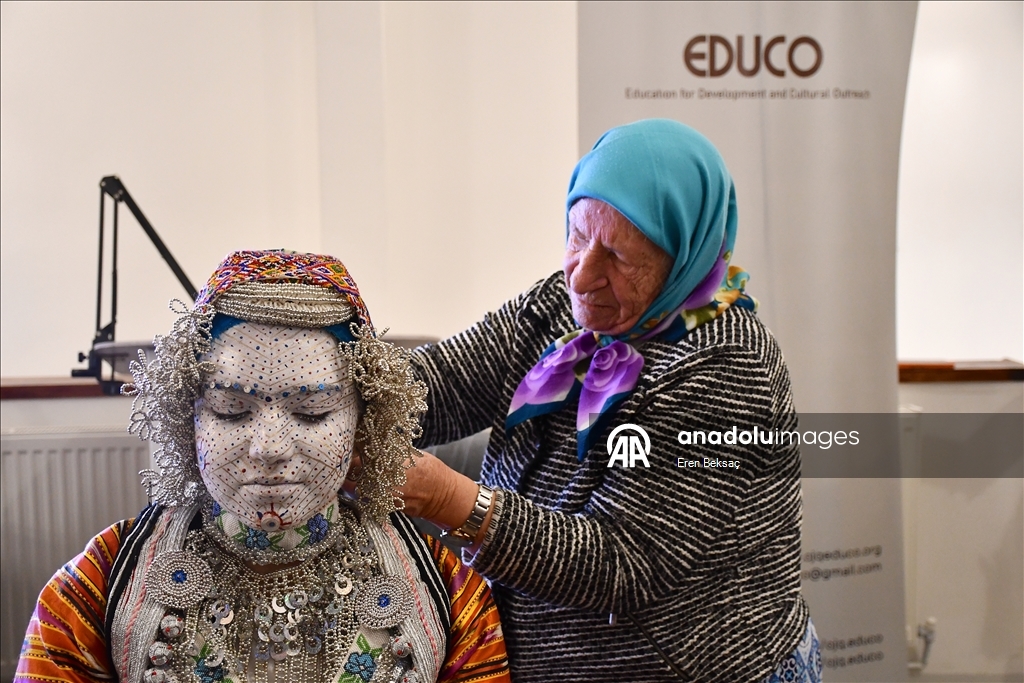 Kosova'nın Boşnak köylerinde asırlık "gelin makyajı" geleneği yaşatılıyor