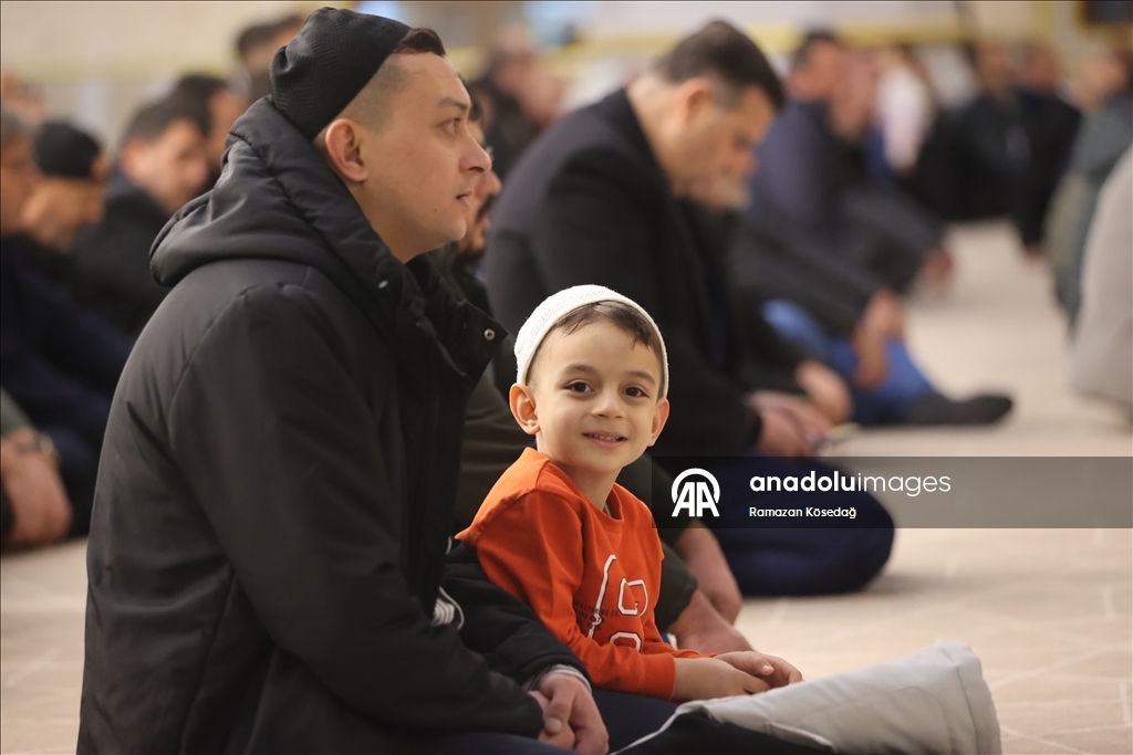 مساجد تركيا تحيي ليلة النصف من شعبان