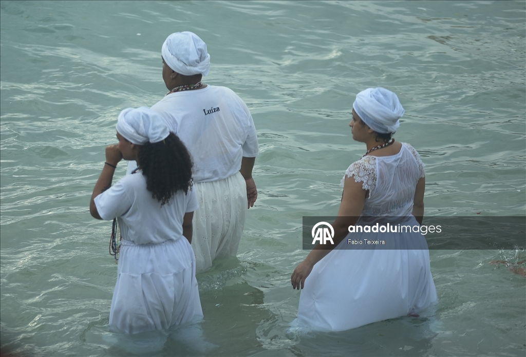 В Бразилии прошел традиционный фестиваль в знак почитания богини моря Леманжи