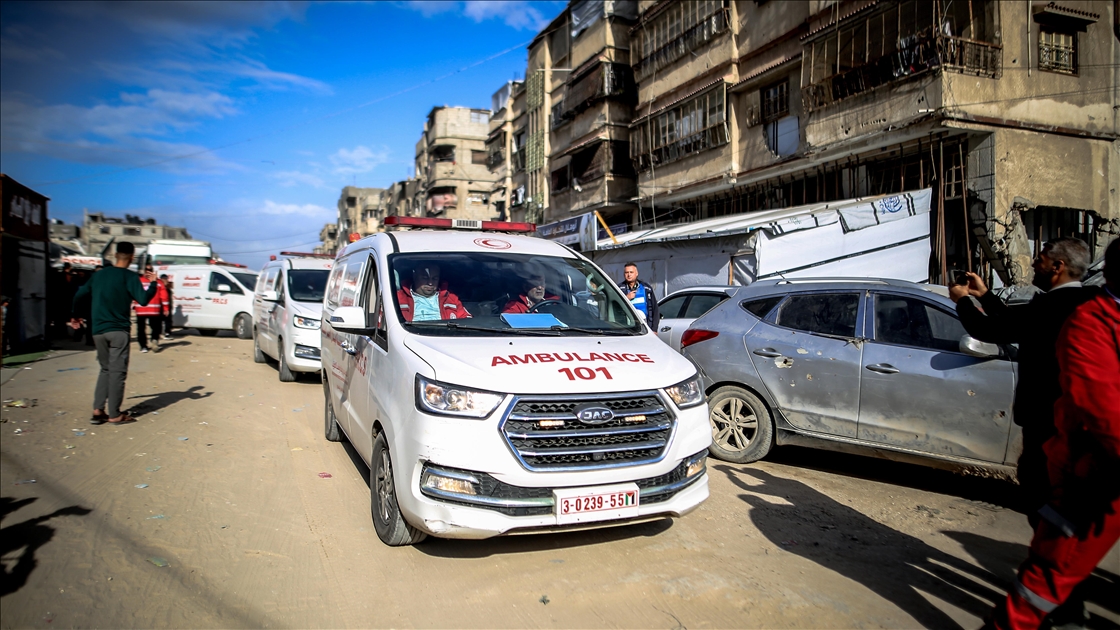 Tedavi için Mısır'a sevk edilecek Filistinli hastaların geçişleri devam ediyor