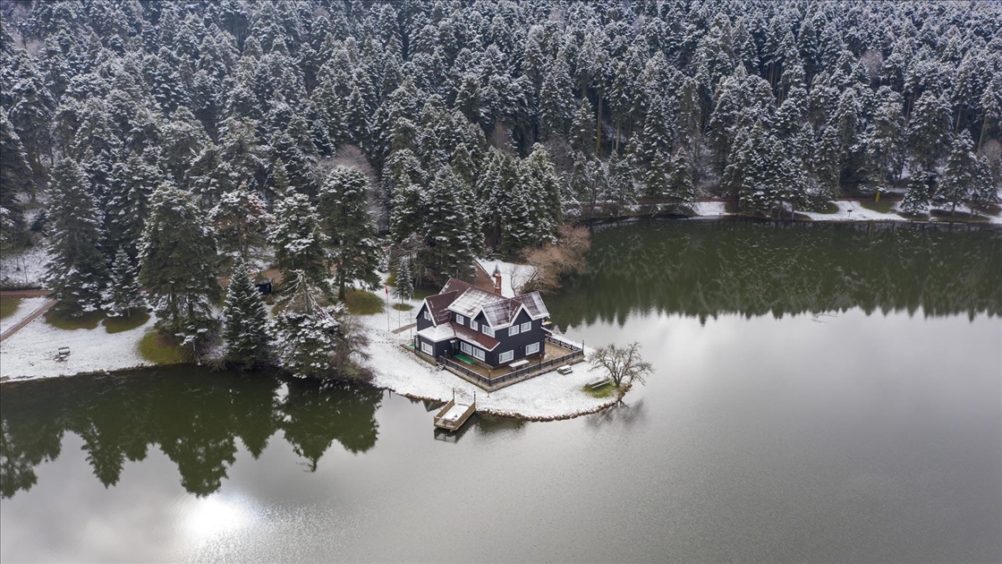 Gölcük Tabiat Parkı, Topuk Yaylası ve Karabük'teki ormanlar beyaza büründü