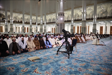 В Алжире отмечают Берат Кандили