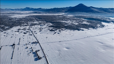 Bosna Hersek’te Vrtoce köyü beyaza büründü