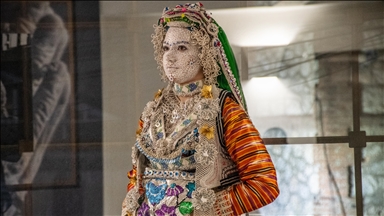  Kosova'nın Boşnak köylerinde asırlık "gelin makyajı" geleneği yaşatılıyor