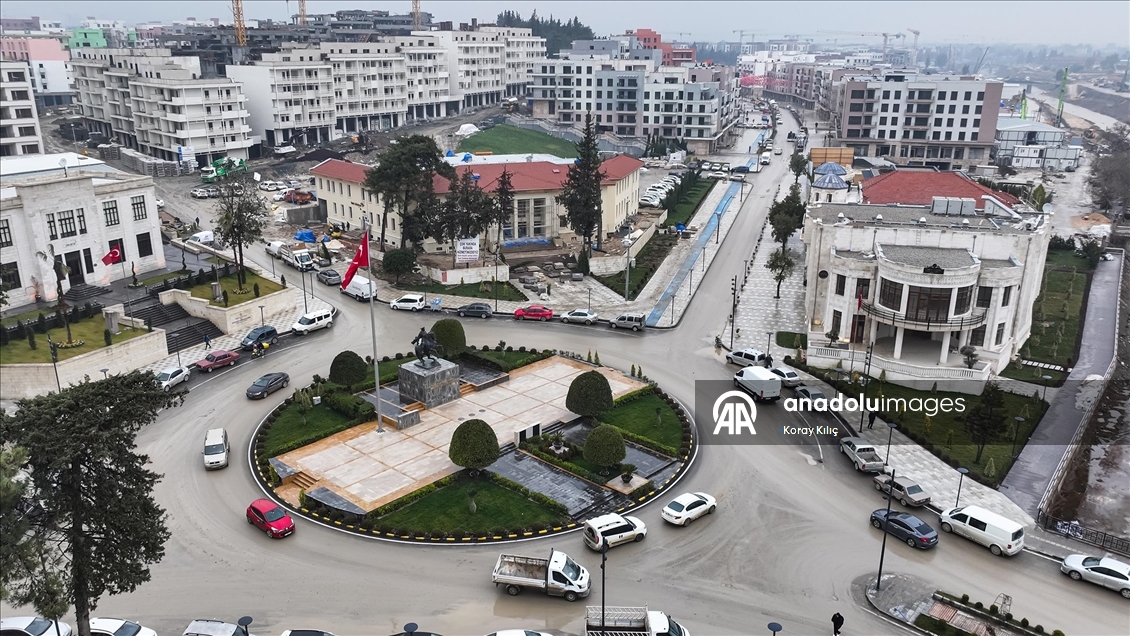 6 ŞUBAT DEPREMLERİNİN ÜÇÜNCÜ YILI - Depremlerin yıktığı Hatay'ın 3 yıl önceki hali ve yeniden inşası aynı karelerde
