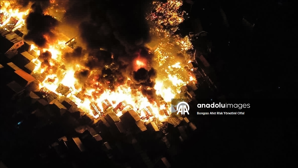 Мощный пожар на Филиппинах уничтожил тысячу домов