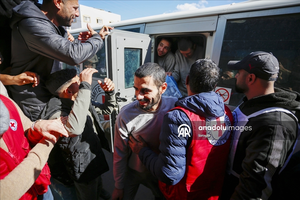 إسرائيل تفرج عن 9 أسرى فلسطينيين من غزة