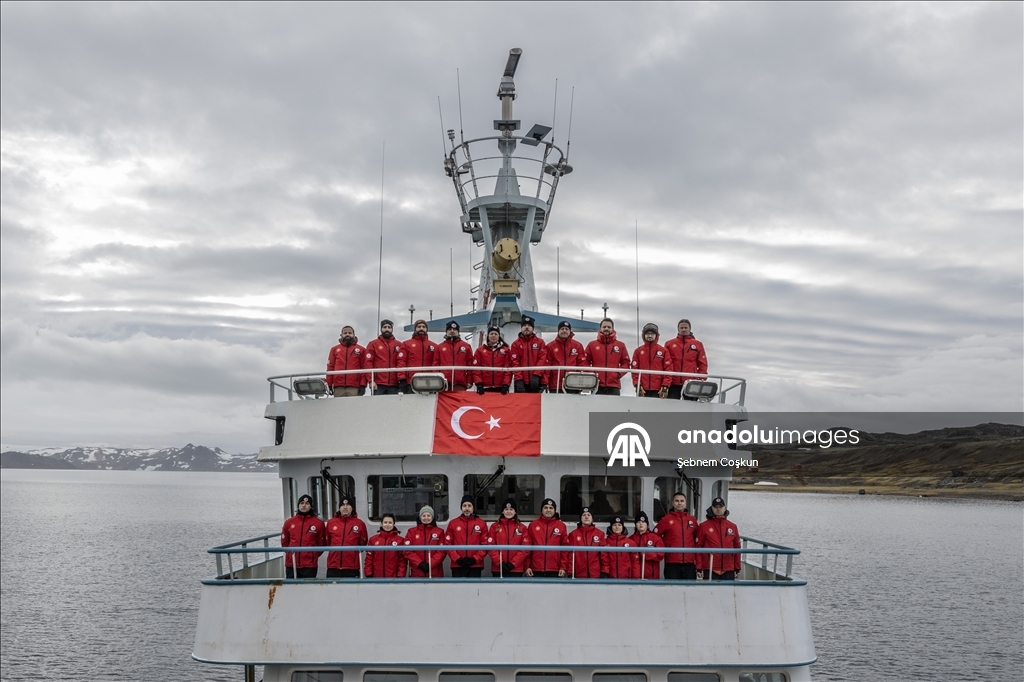 Турецкая научная экспедиция начала работу в Антарктике