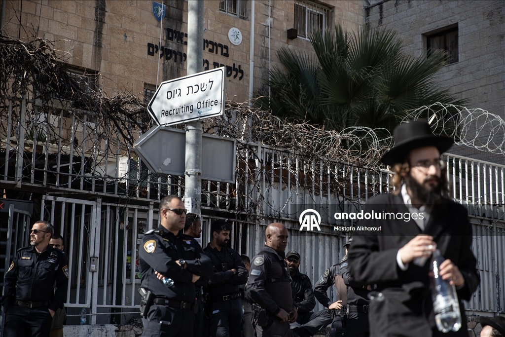 إسرائيل.. عشرات "الحريديم" يتظاهرون في تل أبيب رفضا للتجنيد