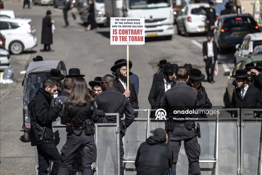 إسرائيل.. عشرات "الحريديم" يتظاهرون في تل أبيب رفضا للتجنيد