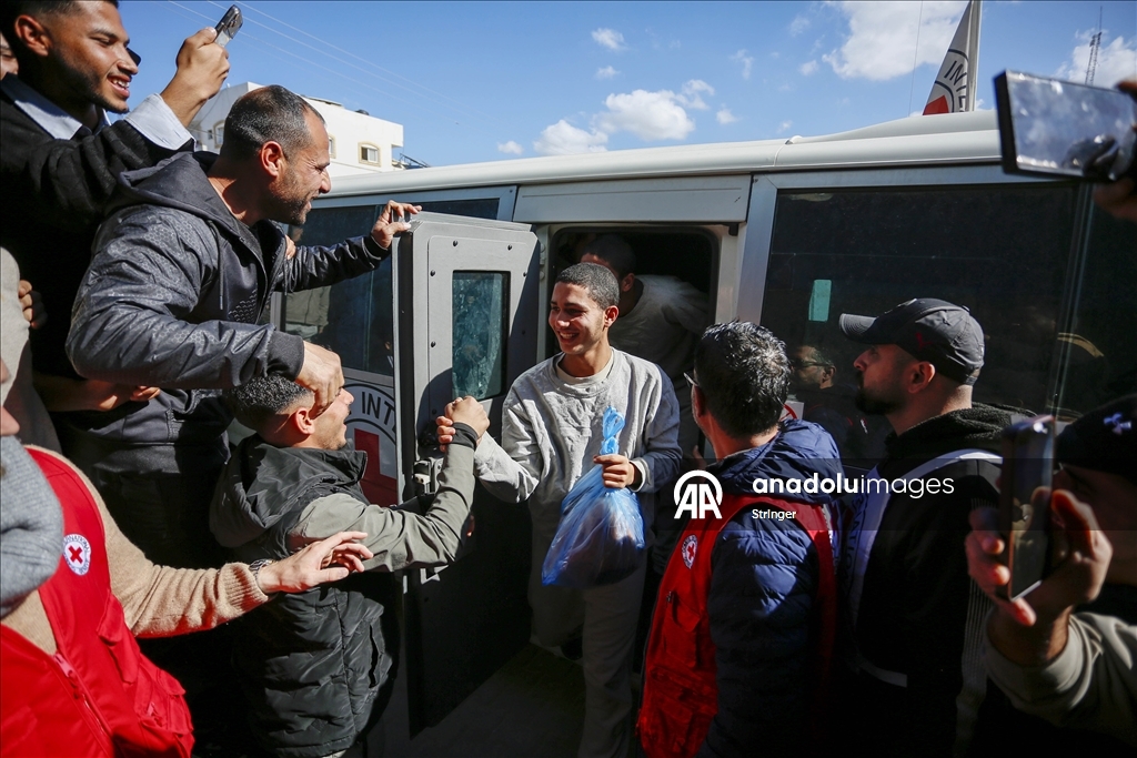 إسرائيل تفرج عن 9 أسرى فلسطينيين من غزة