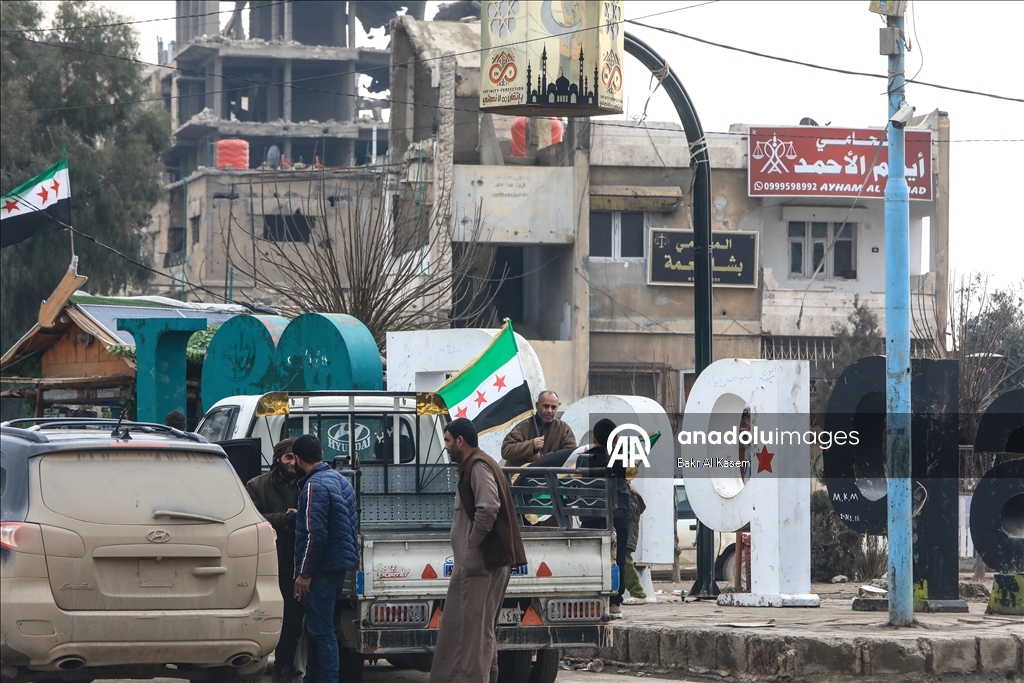 Трехзвездочный флаг Сирии появился в освобожденной Ракке