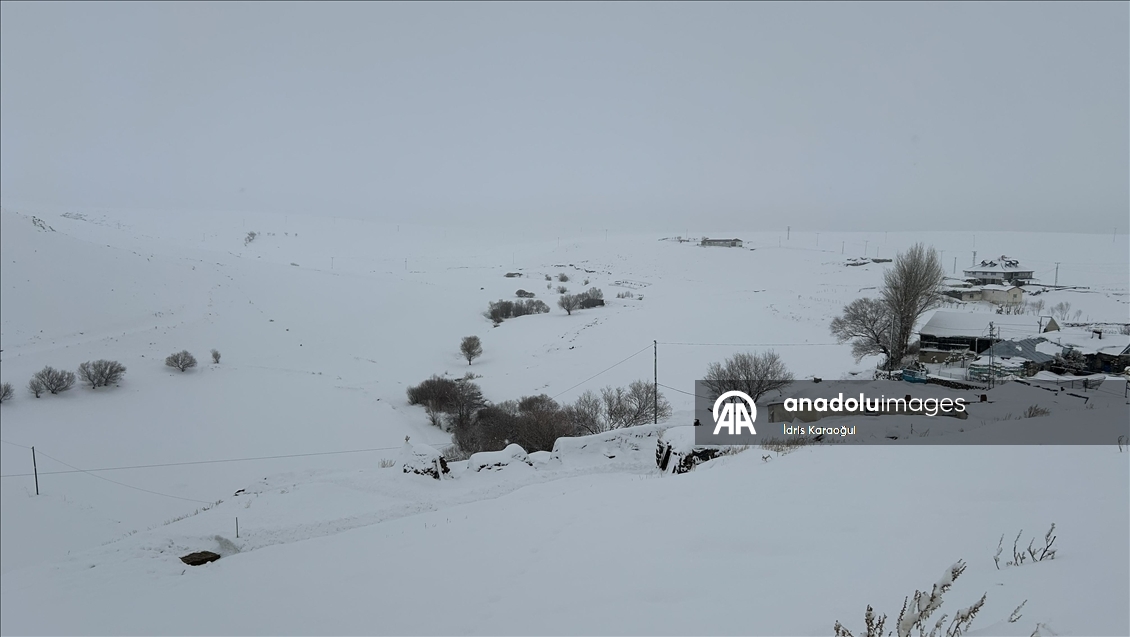 Kars'ta kar yağışı ve soğuk hava etkili oluyor