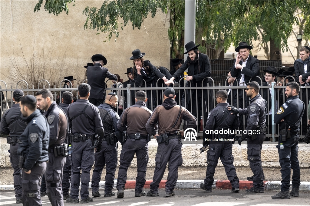 إسرائيل.. عشرات "الحريديم" يتظاهرون في تل أبيب رفضا للتجنيد