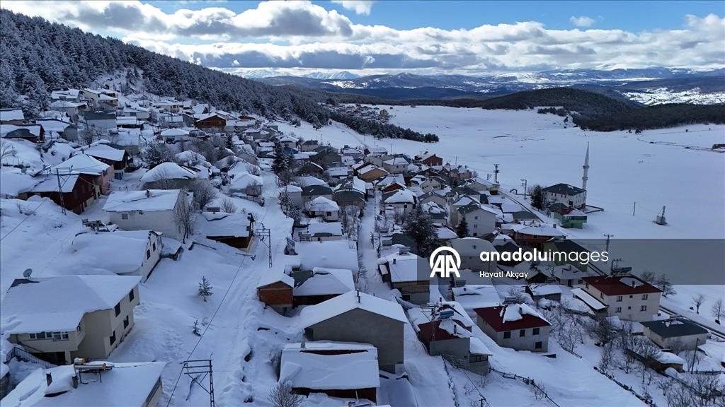 Keyfalan Yaylası karla kaplandı