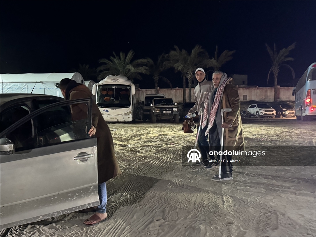 خان يونس - عودة 25 فلسطينيا الى قطاع غزة عبر معبر رفح البري