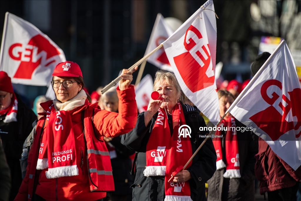 Немецкие госслужащие требуют повышения зарплат