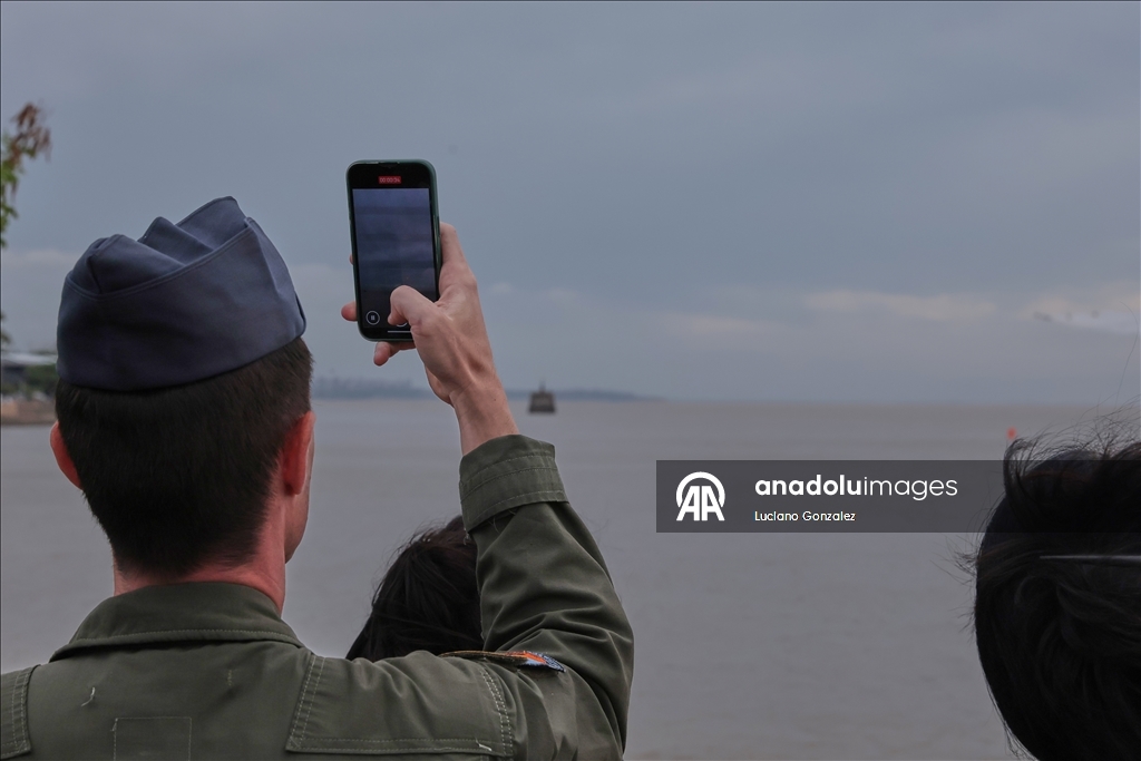 Пилотажная группа ВВС Испании выступила в Буэнос-Айресе