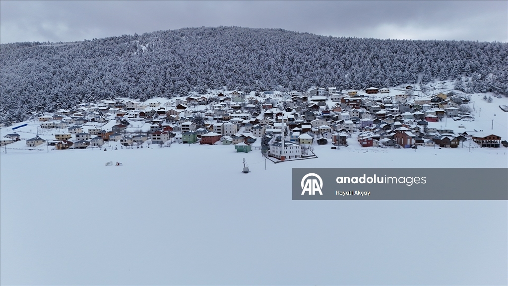 Keyfalan Yaylası karla kaplandı