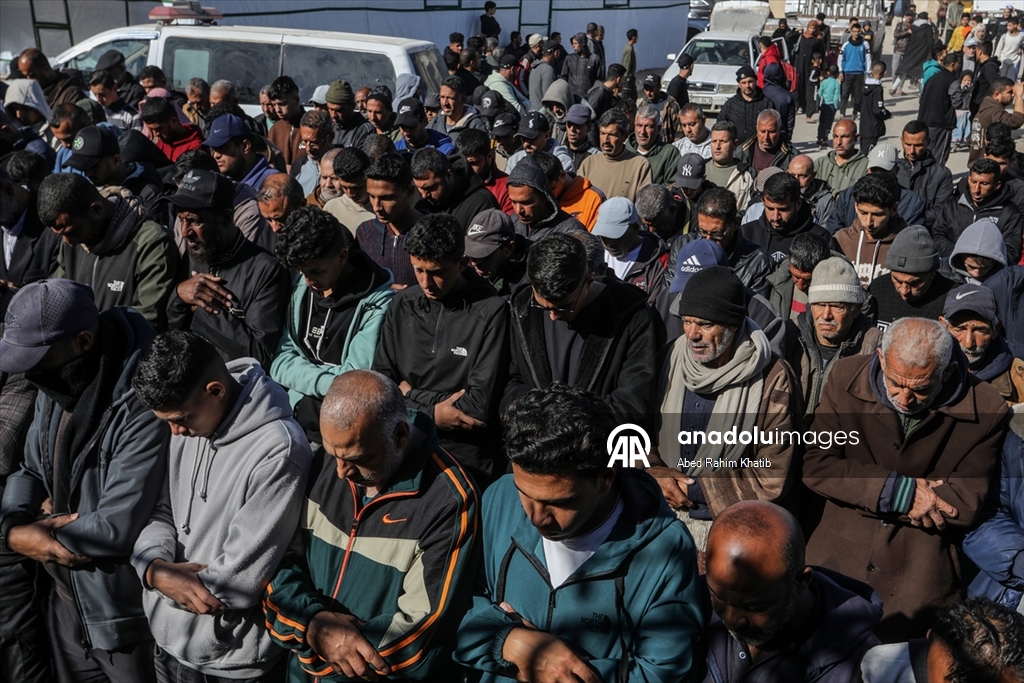 İsrail ordusu, Gazze Şeridi'ne saldırılarını sürdürüyor