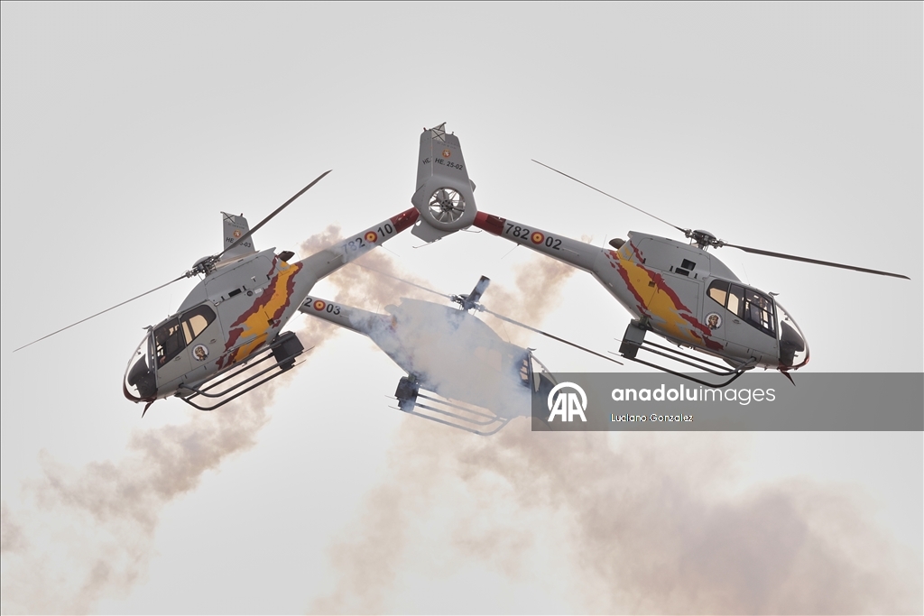 Пилотажная группа ВВС Испании выступила в Буэнос-Айресе