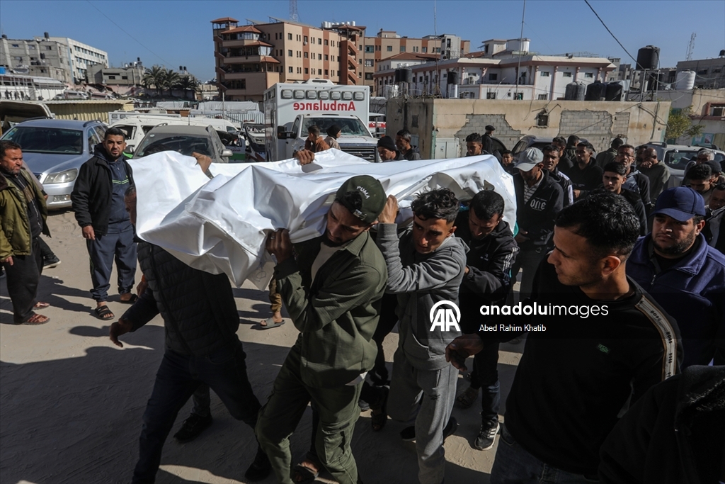 İsrail ordusu, Gazze Şeridi'ne saldırılarını sürdürüyor