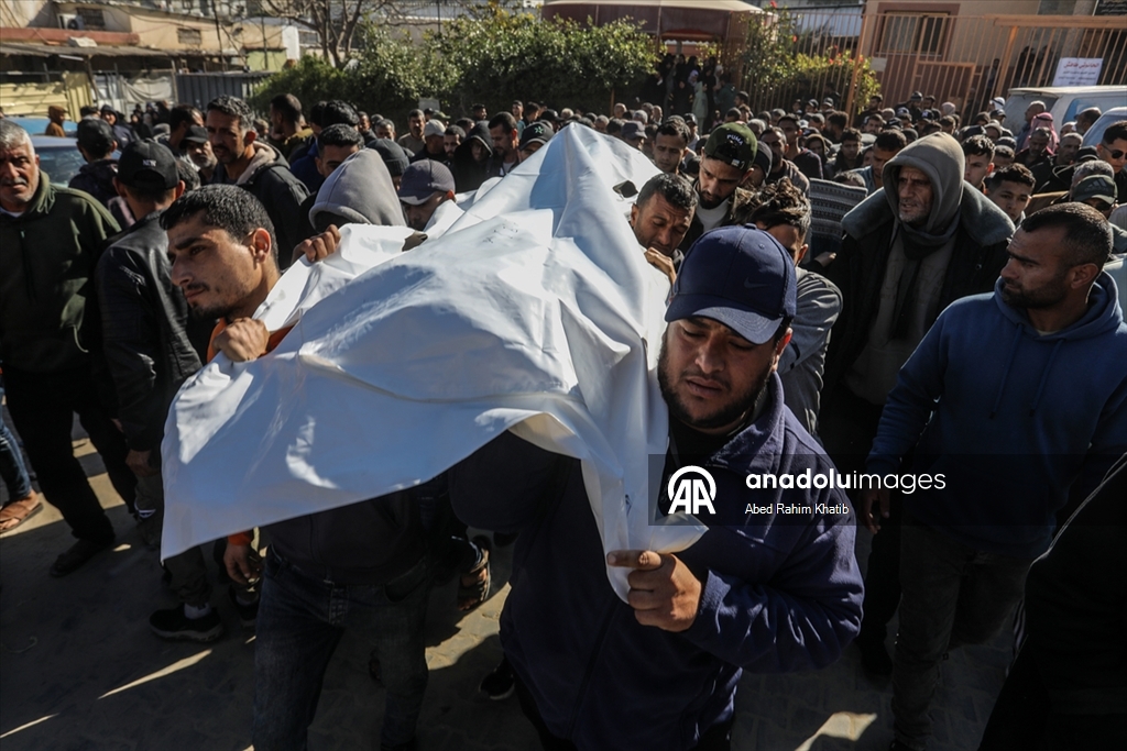 İsrail ordusu, Gazze Şeridi'ne saldırılarını sürdürüyor