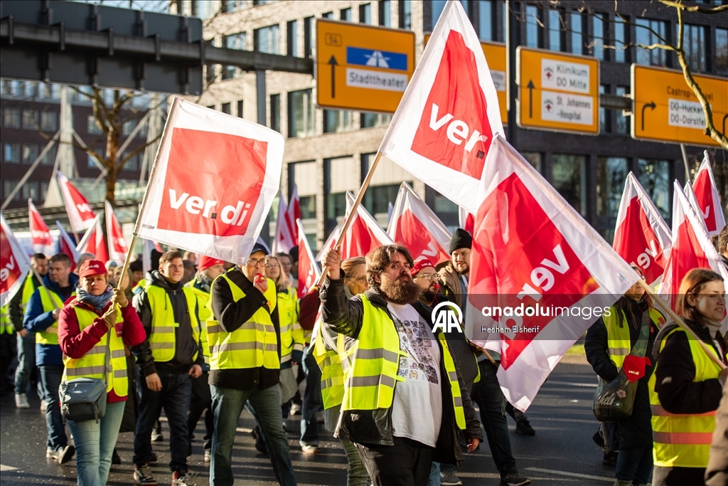 Немецкие госслужащие требуют повышения зарплат