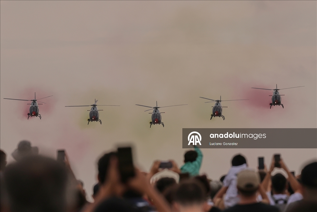 Пилотажная группа ВВС Испании выступила в Буэнос-Айресе