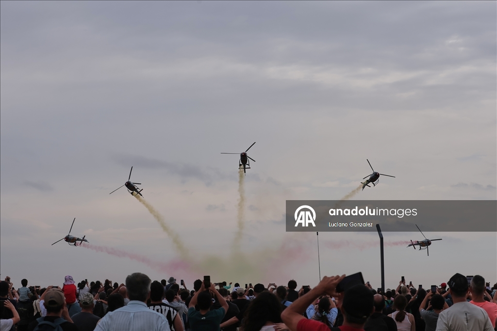 Пилотажная группа ВВС Испании выступила в Буэнос-Айресе