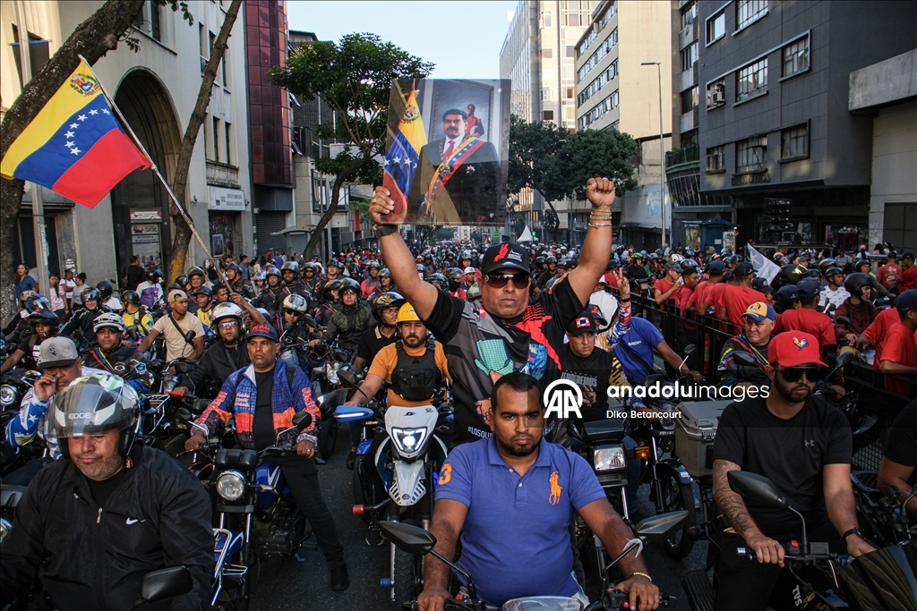 Венесуэльцы требуют освободить Мадуро