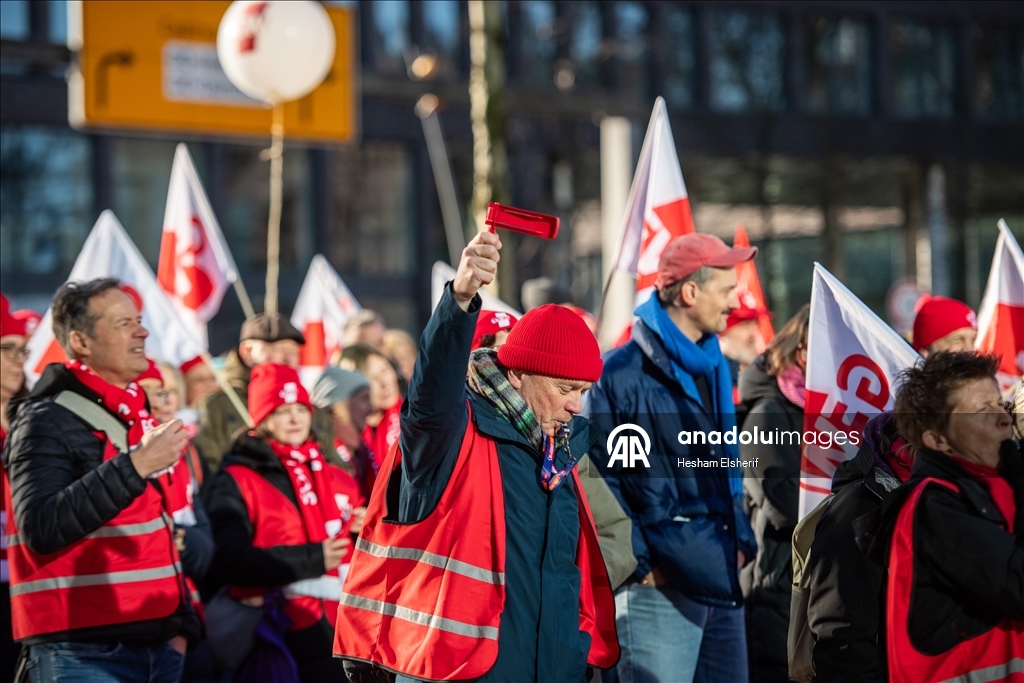 Немецкие госслужащие требуют повышения зарплат