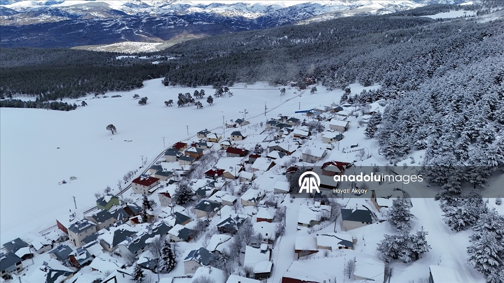 Keyfalan Yaylası karla kaplandı