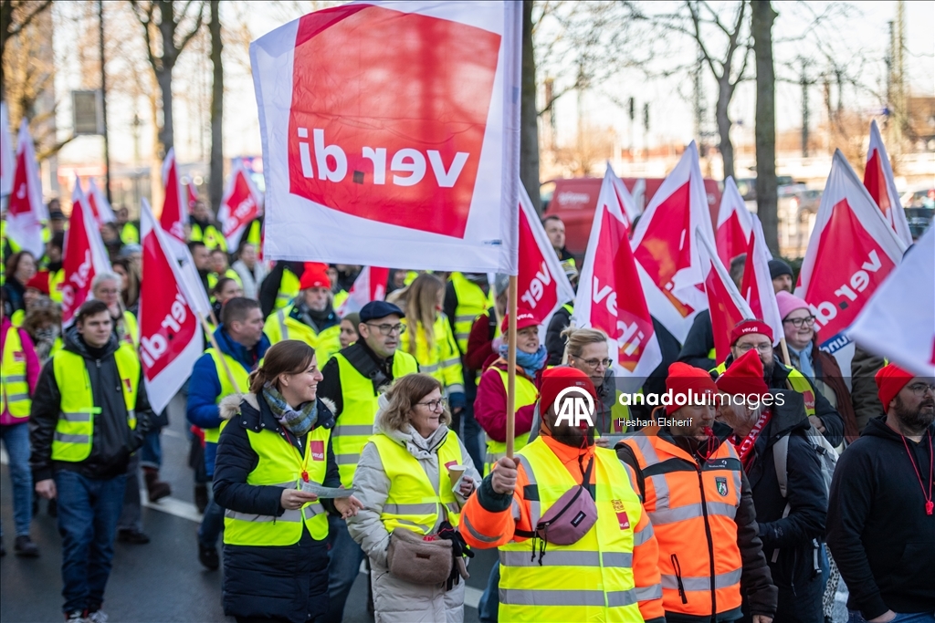 Немецкие госслужащие требуют повышения зарплат