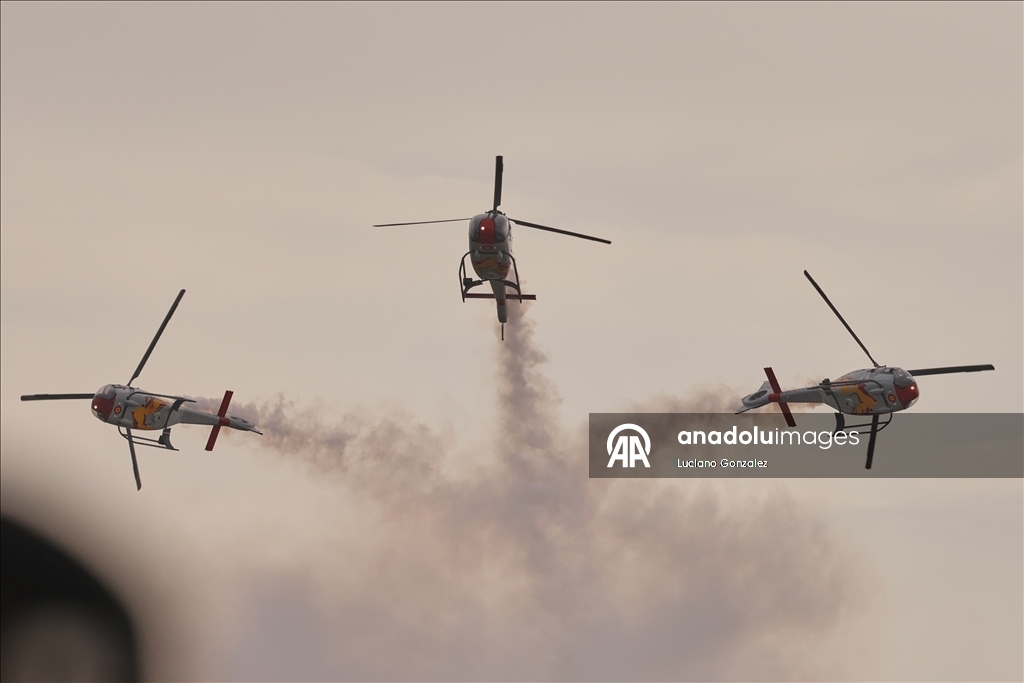 Пилотажная группа ВВС Испании выступила в Буэнос-Айресе