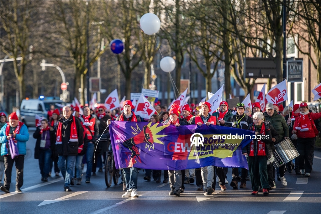 Немецкие госслужащие требуют повышения зарплат