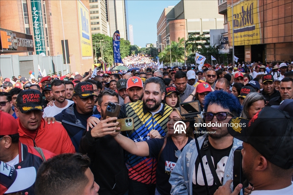 Венесуэльцы требуют освободить Мадуро