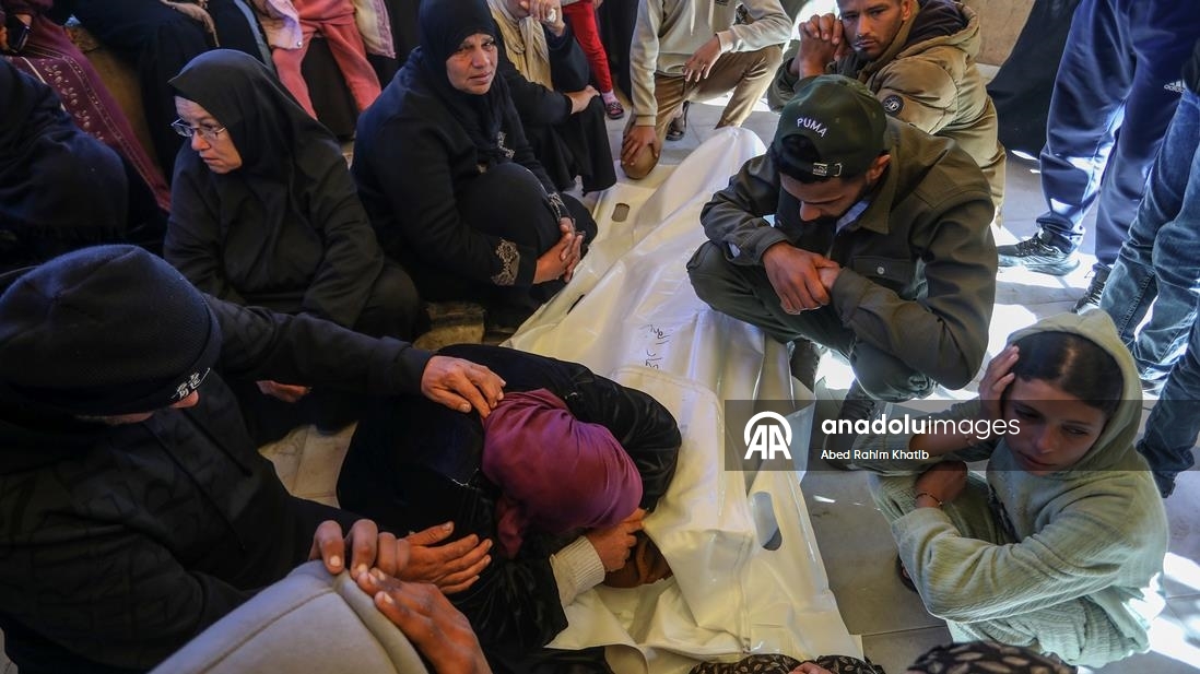 İsrail ordusu, Gazze Şeridi'ne saldırılarını sürdürüyor