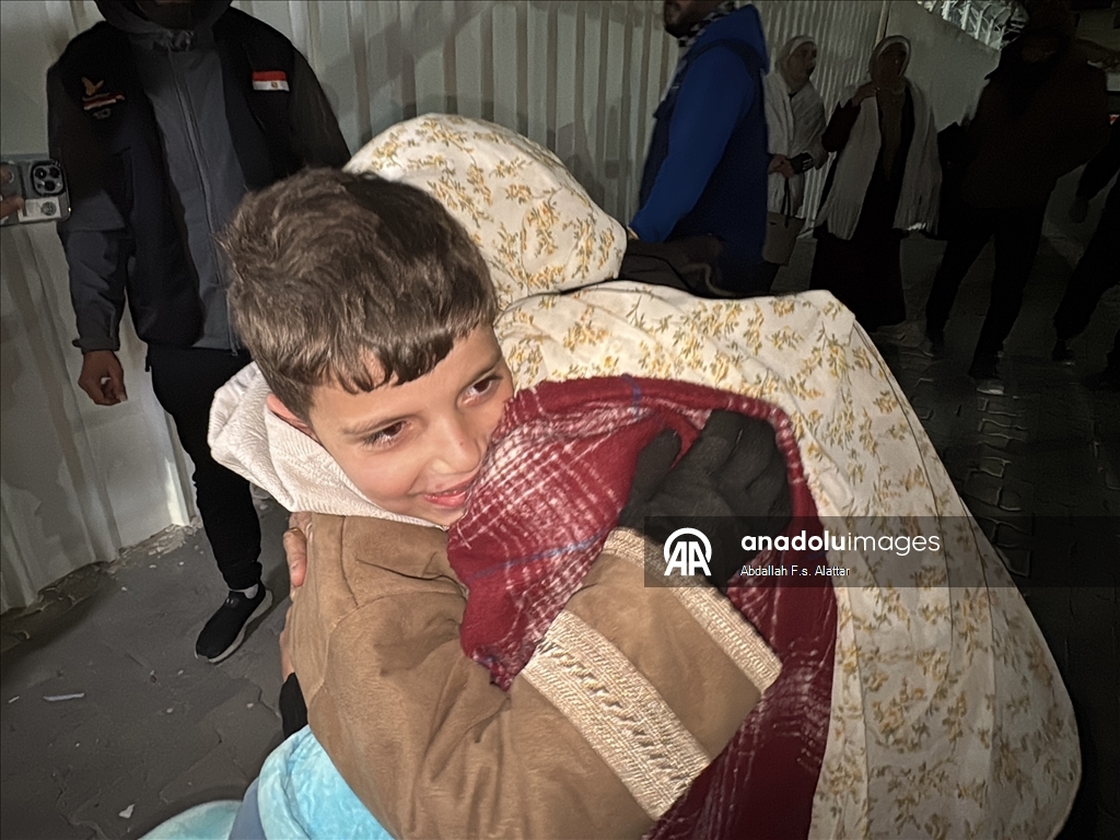 خان يونس - عودة 25 فلسطينيا الى قطاع غزة عبر معبر رفح البري