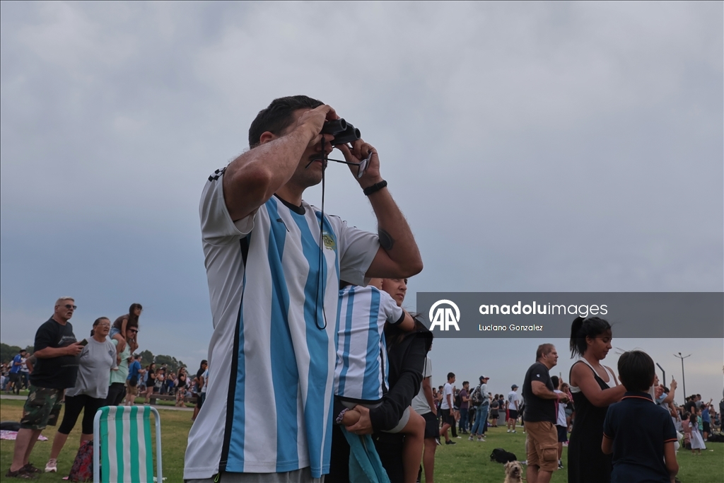 Пилотажная группа ВВС Испании выступила в Буэнос-Айресе