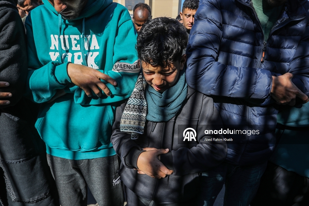 İsrail ordusu, Gazze Şeridi'ne saldırılarını sürdürüyor