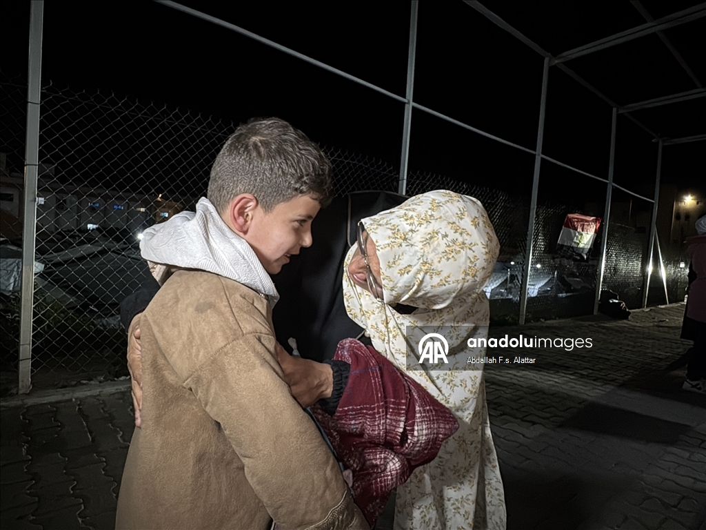 خان يونس - عودة 25 فلسطينيا الى قطاع غزة عبر معبر رفح البري