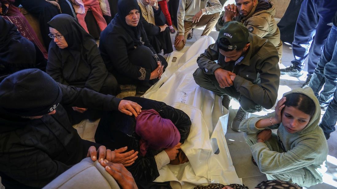 İsrail ordusu, Gazze Şeridi'ne saldırılarını sürdürüyor