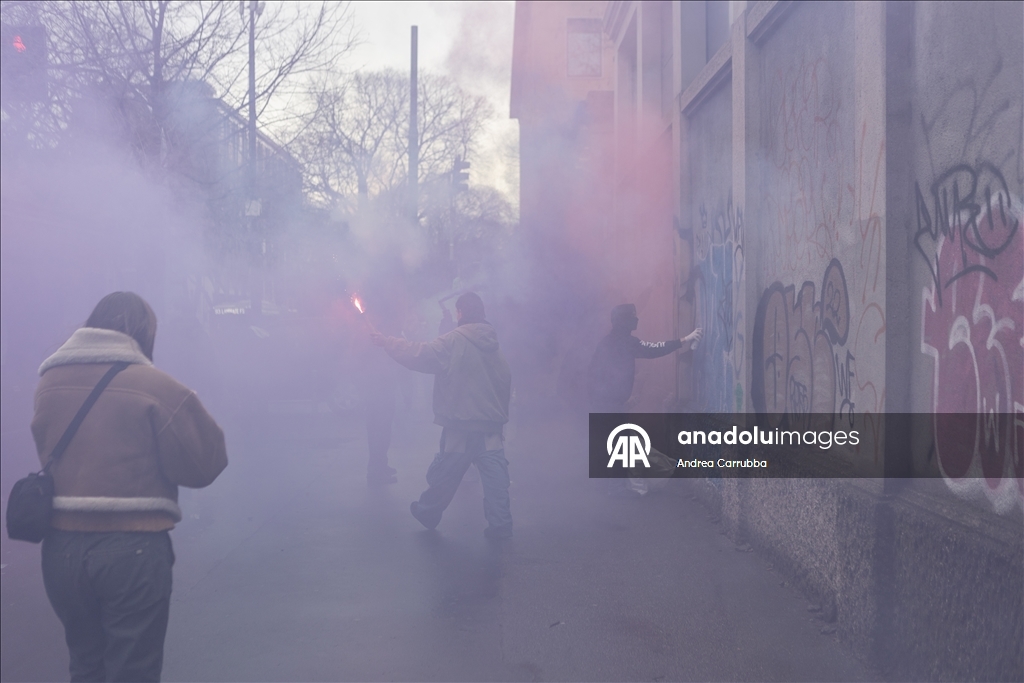 Milano’da ICE ajanlarının varlığı iddiasına karşı protesto gösterisi düzenlendi 
