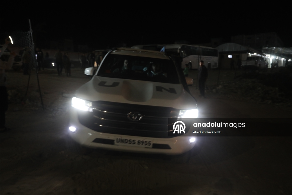 Вернувшиеся через КПП «Рафах» палестинцы воссоединились с семьями в Газе