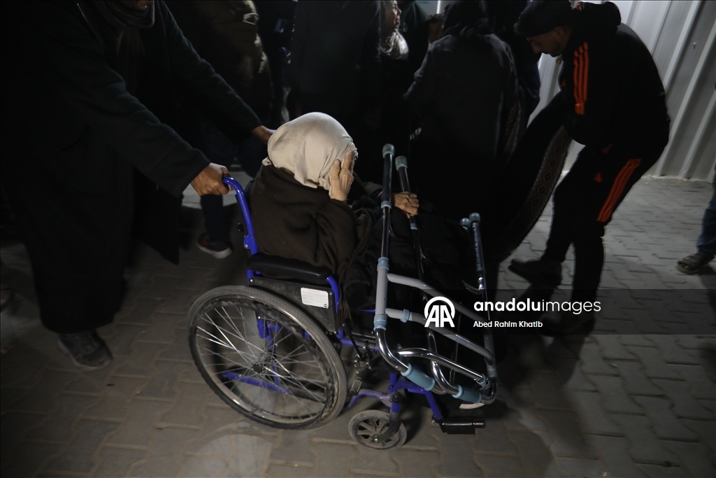 Вернувшиеся через КПП «Рафах» палестинцы воссоединились с семьями в Газе