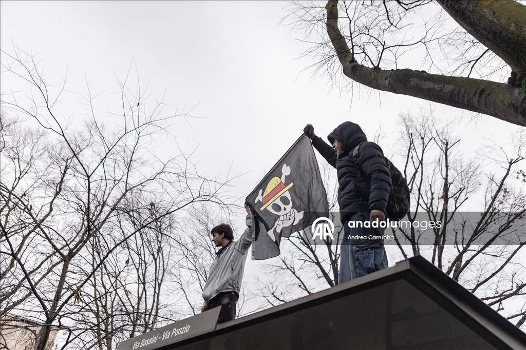 Milano’da ICE ajanlarının varlığı iddiasına karşı protesto gösterisi düzenlendi 