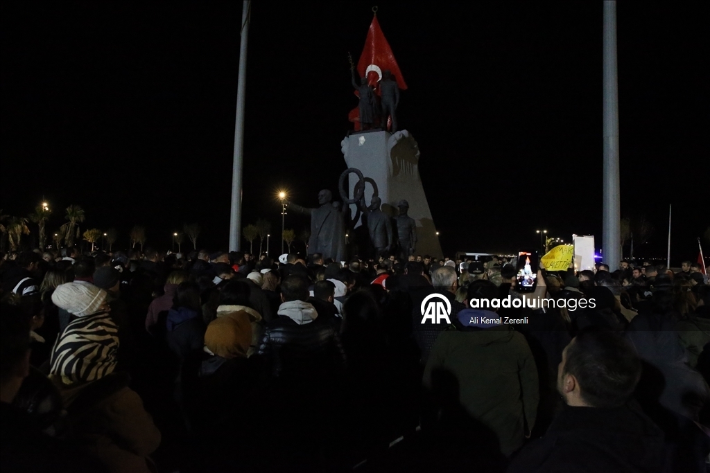 В Турции почтили память жертв разрушительных землетрясений 6 февраля 2023 года 17